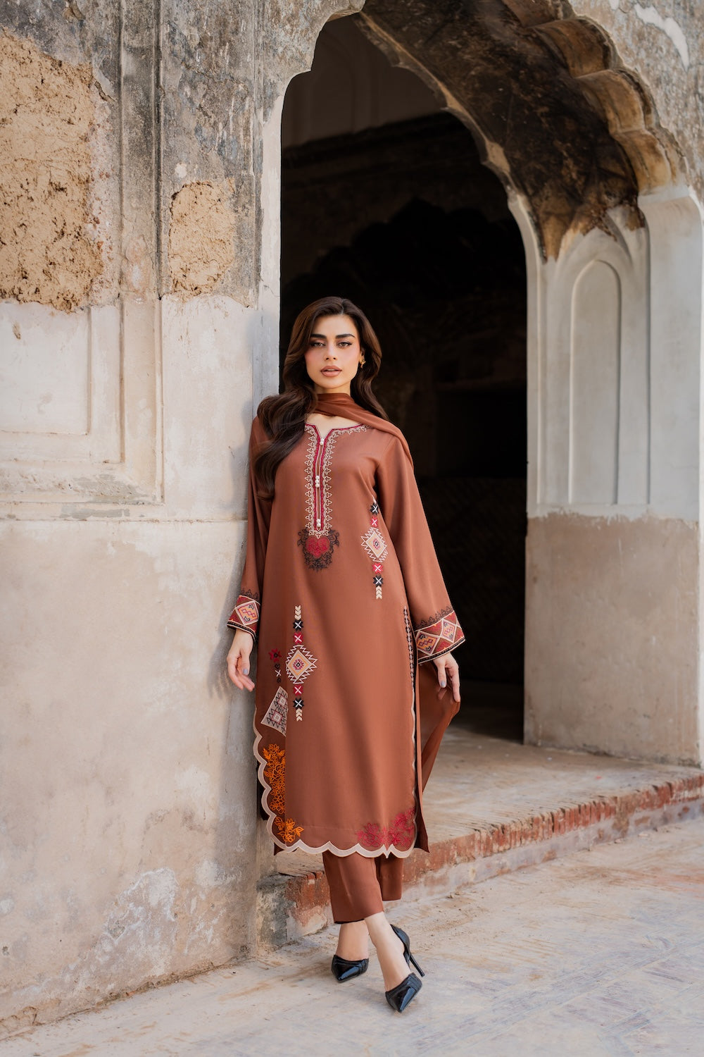 Eshaal | Ready to Ship