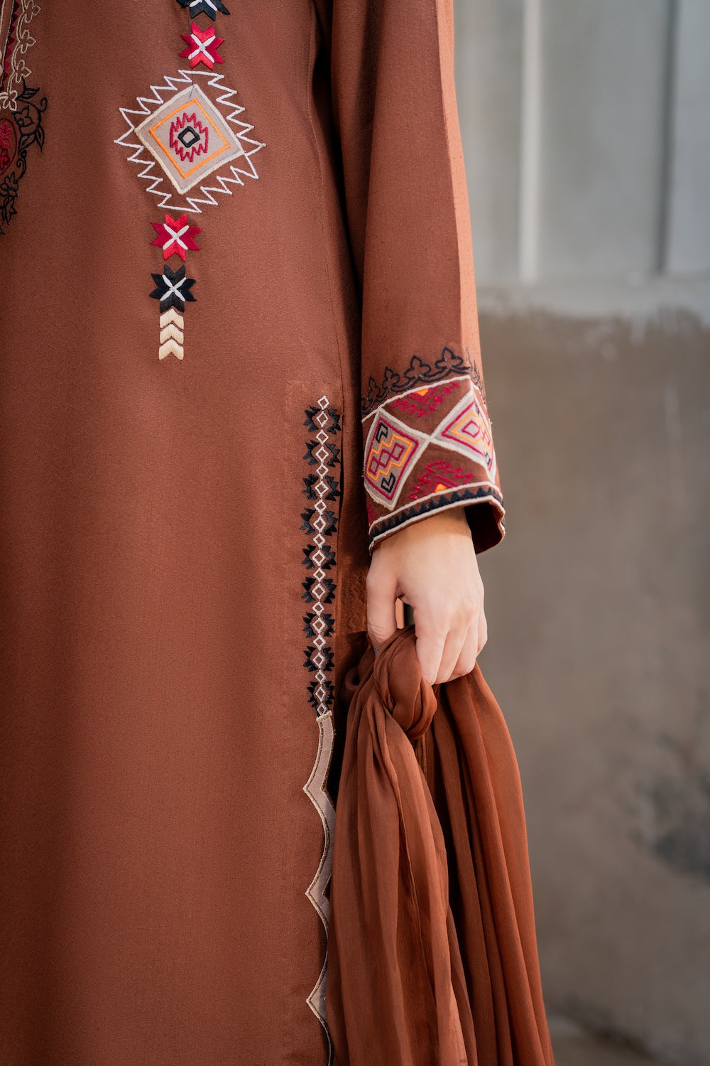 Eshaal | Ready to Ship
