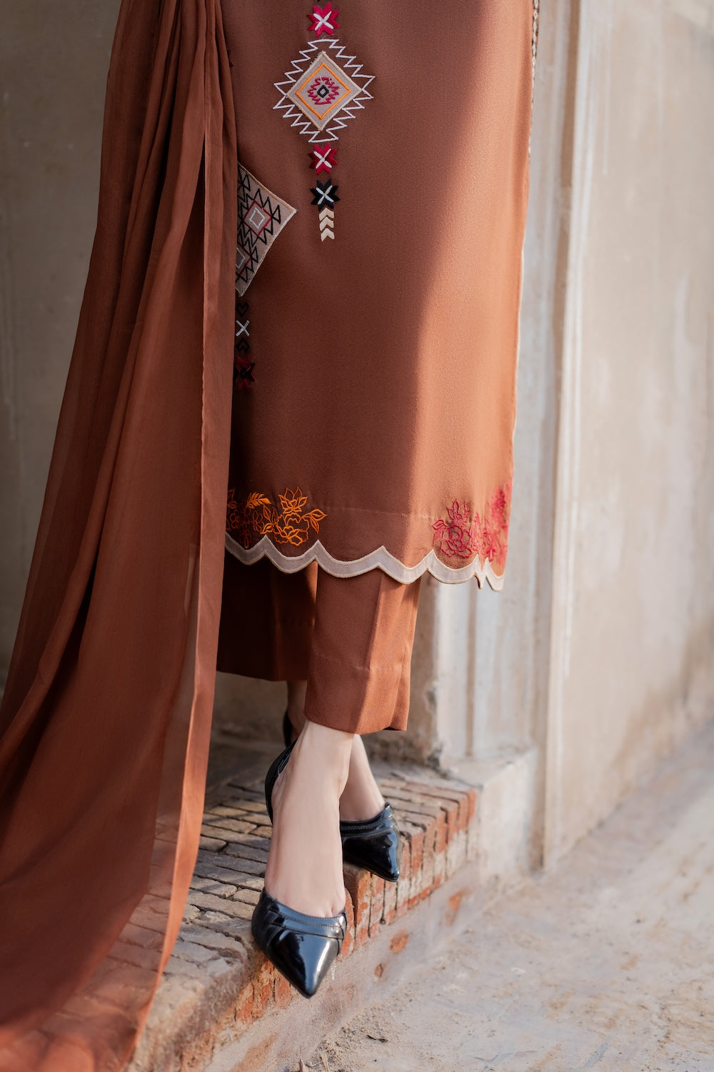Eshaal | Ready to Ship