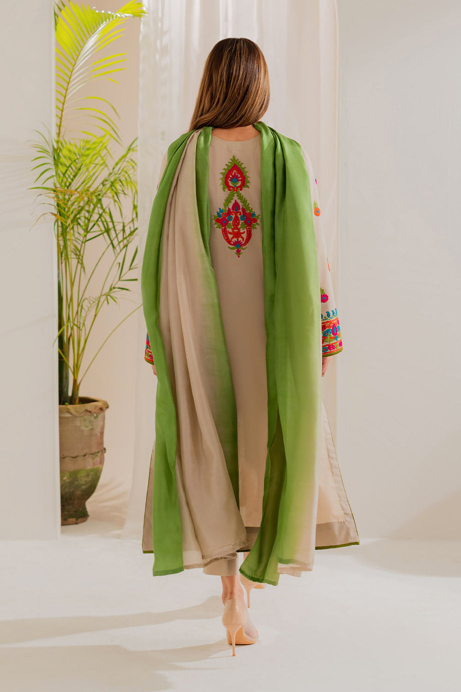 Nisha | Instant Delivery