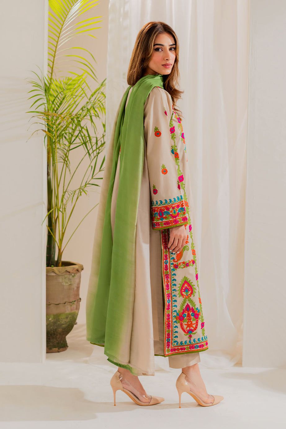 Nisha | Instant Delivery