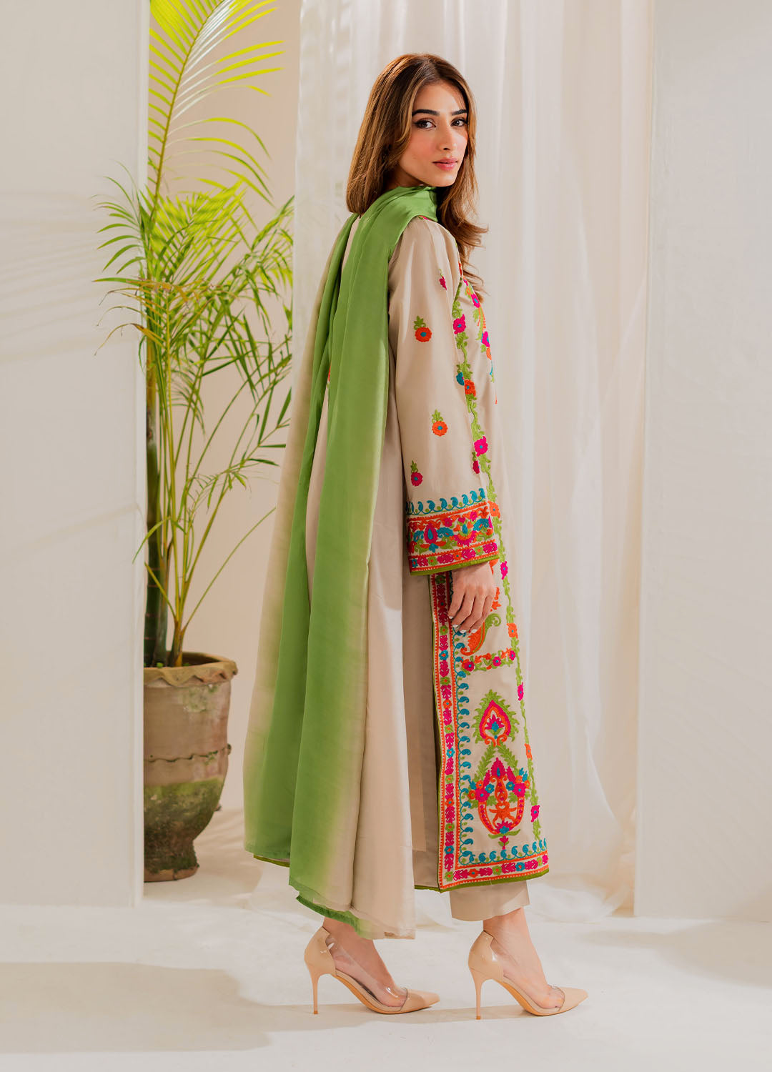 Nisha | Instant Delivery