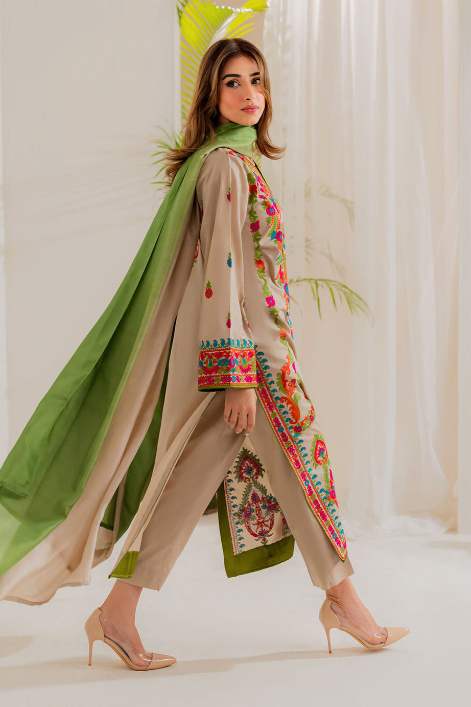 Nisha | Instant Delivery