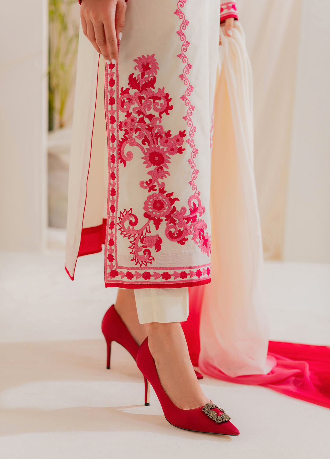 Selina | Instant Delivery