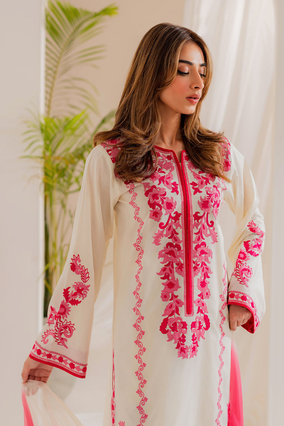 Selina | Instant Delivery