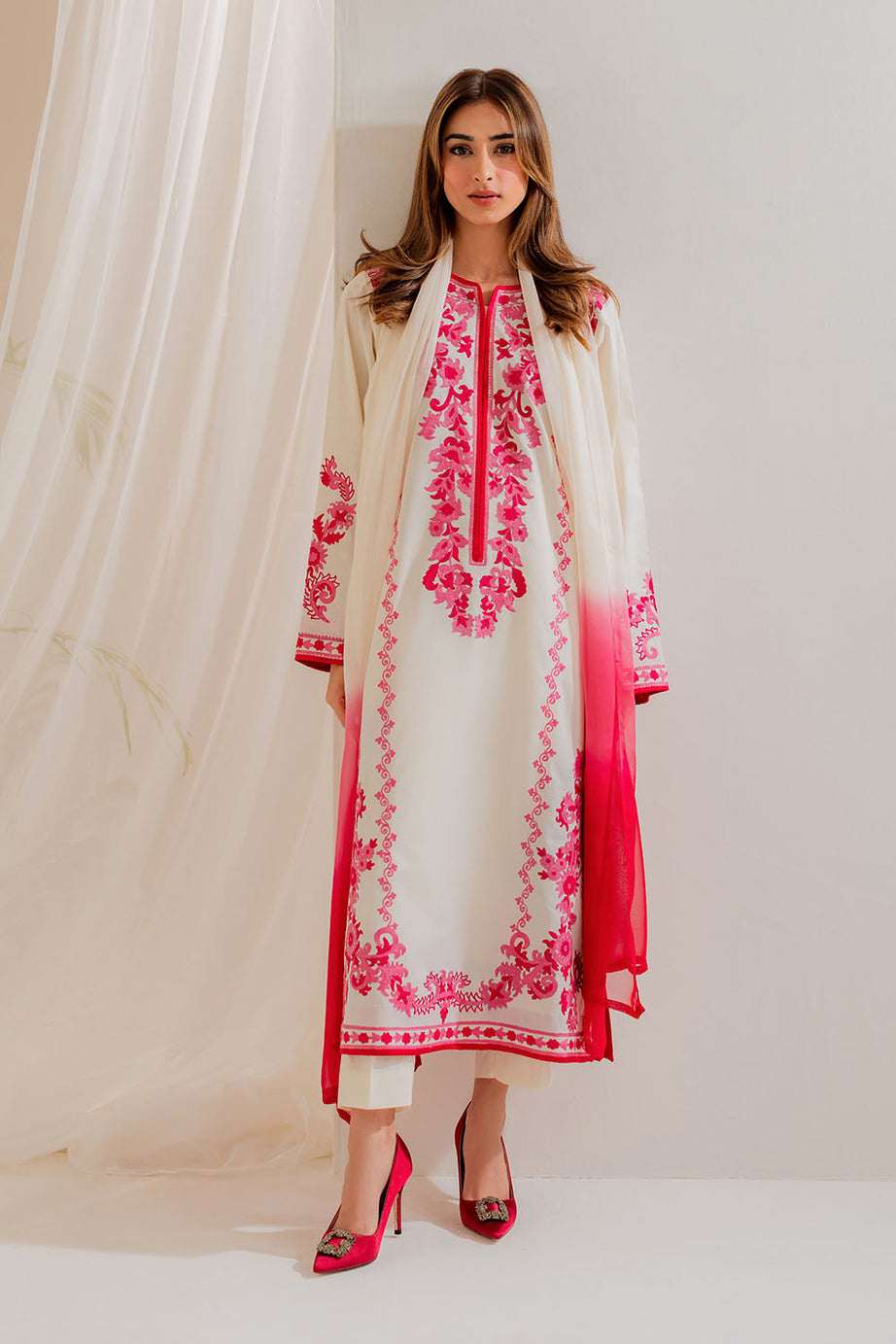 Selina | Instant Delivery