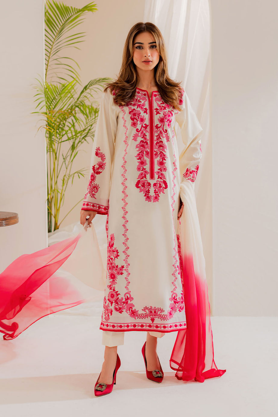 Selina | Instant Delivery