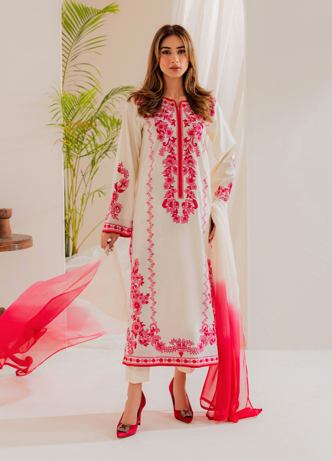 Selina | Instant Delivery