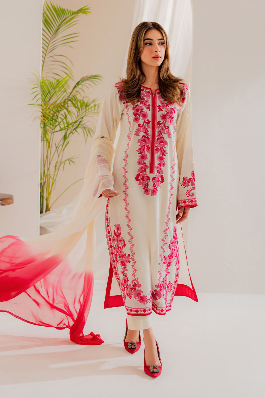 Selina | Instant Delivery