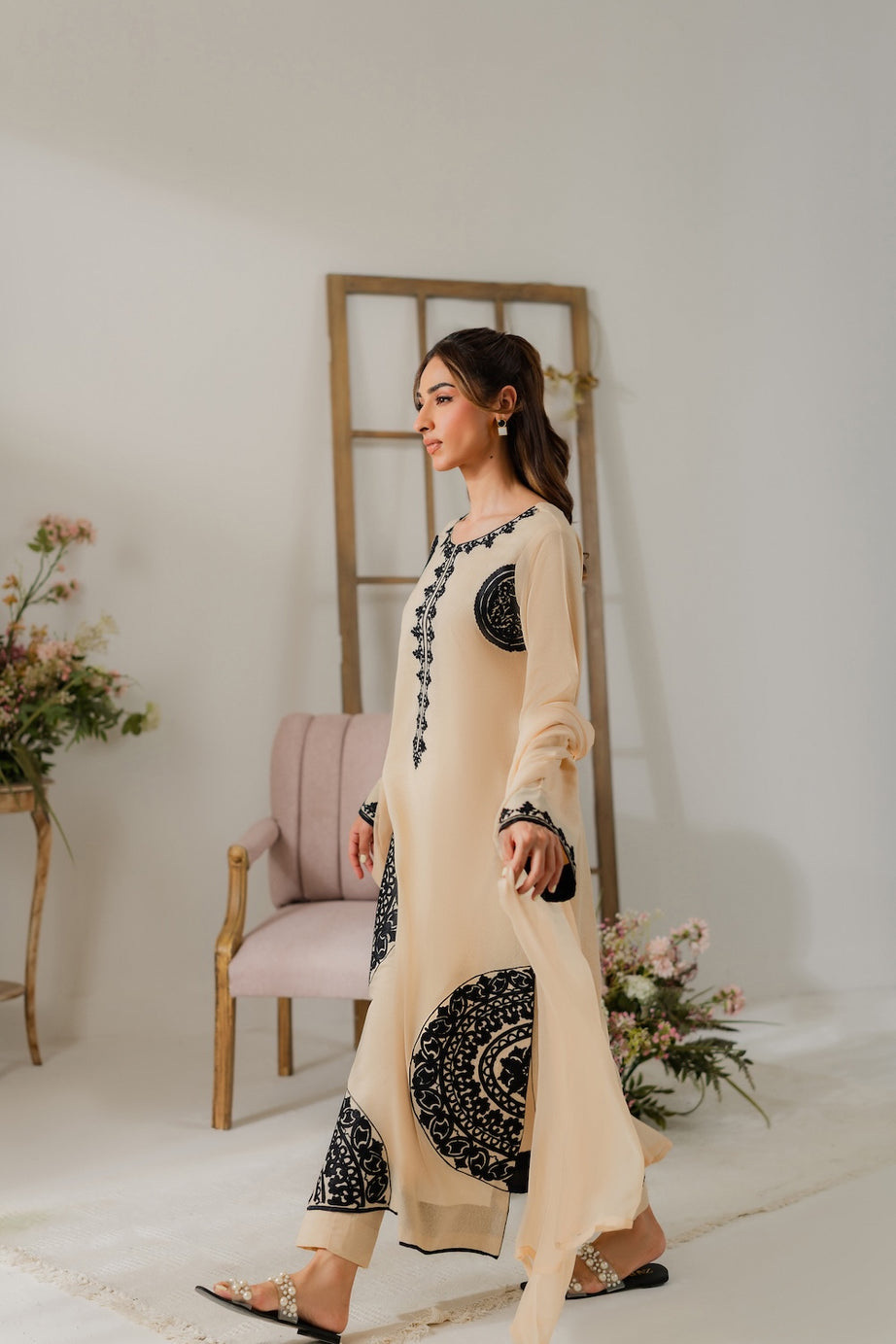 Seemi | Instant Delivery