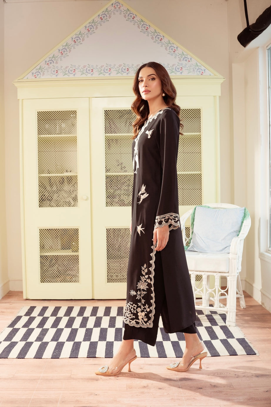 Amavi | Instant Delivery