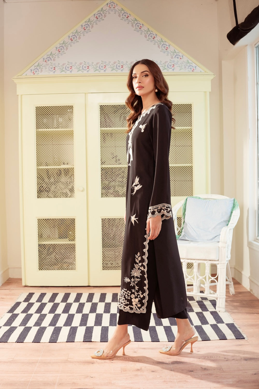 Amavi | Instant Delivery