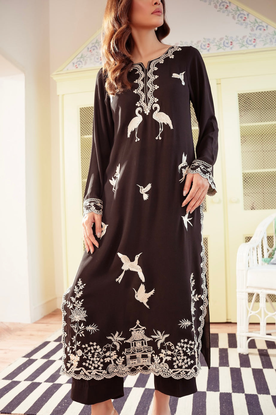 Amavi | Instant Delivery