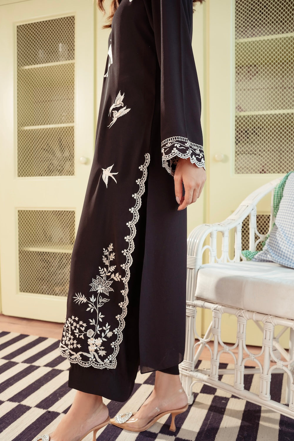 Amavi | Instant Delivery